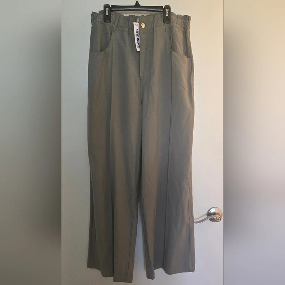 Steve Madden Paperbag Waist Wide Leg Utility Pants - Picture 7 of 9